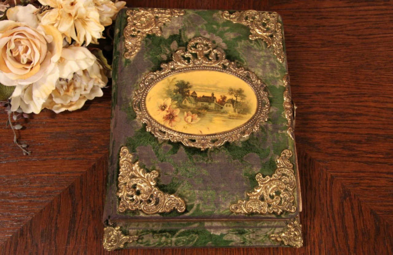 Music Box Photo Album