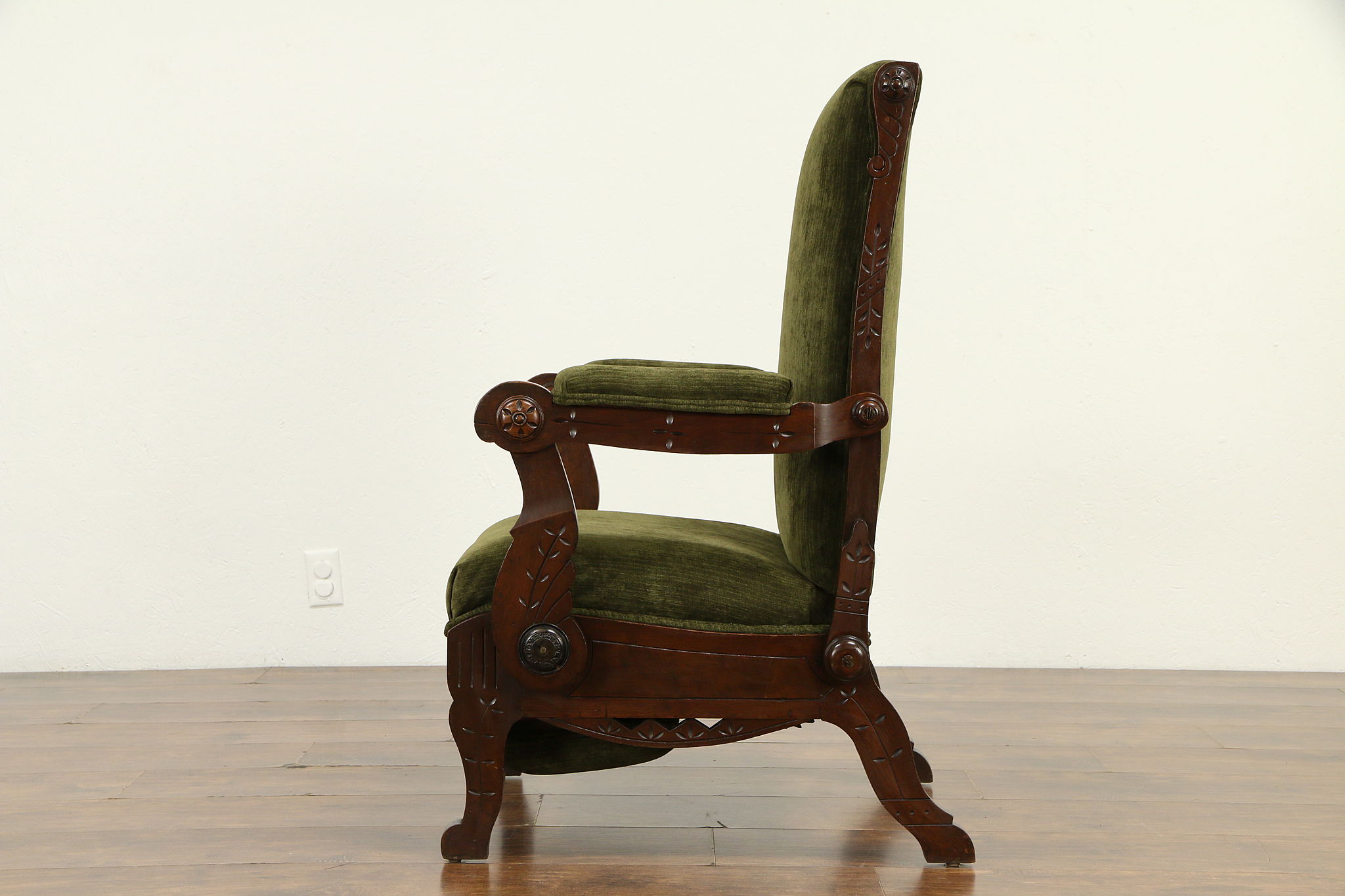 1880's Walnut Sleepy Hollow Reclining Chair with Foot Rest – Southwest  Spirit Antiques & Certified Appraisals