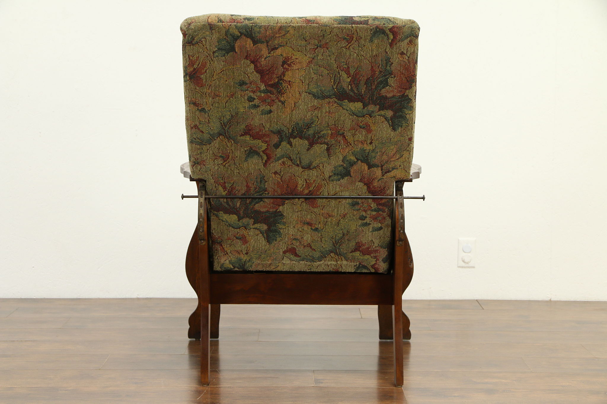 Oak Antique 1900 Morris Recliner Chair, Lion Paw Feet, Recent