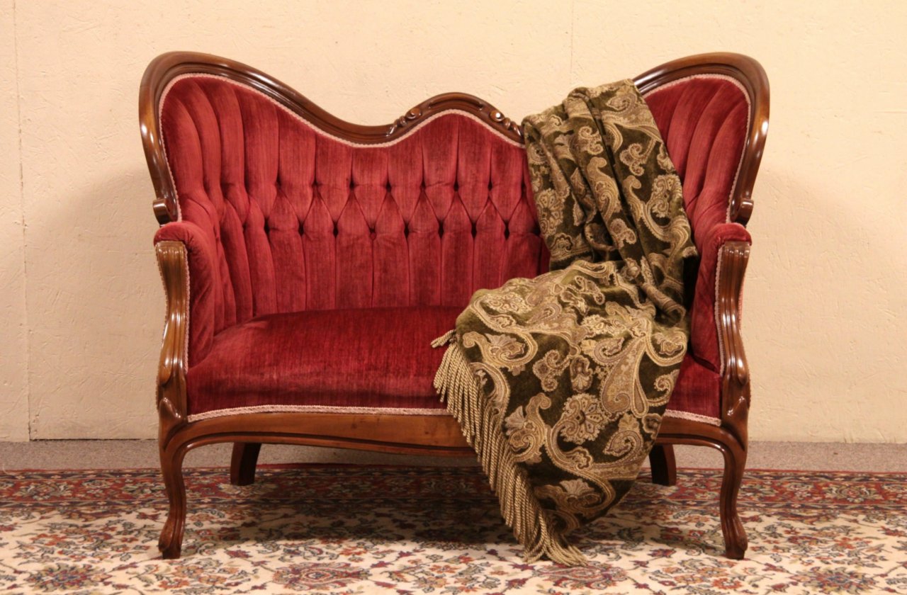 Victorian Carved 1940 Vintage Velvet Loveseat