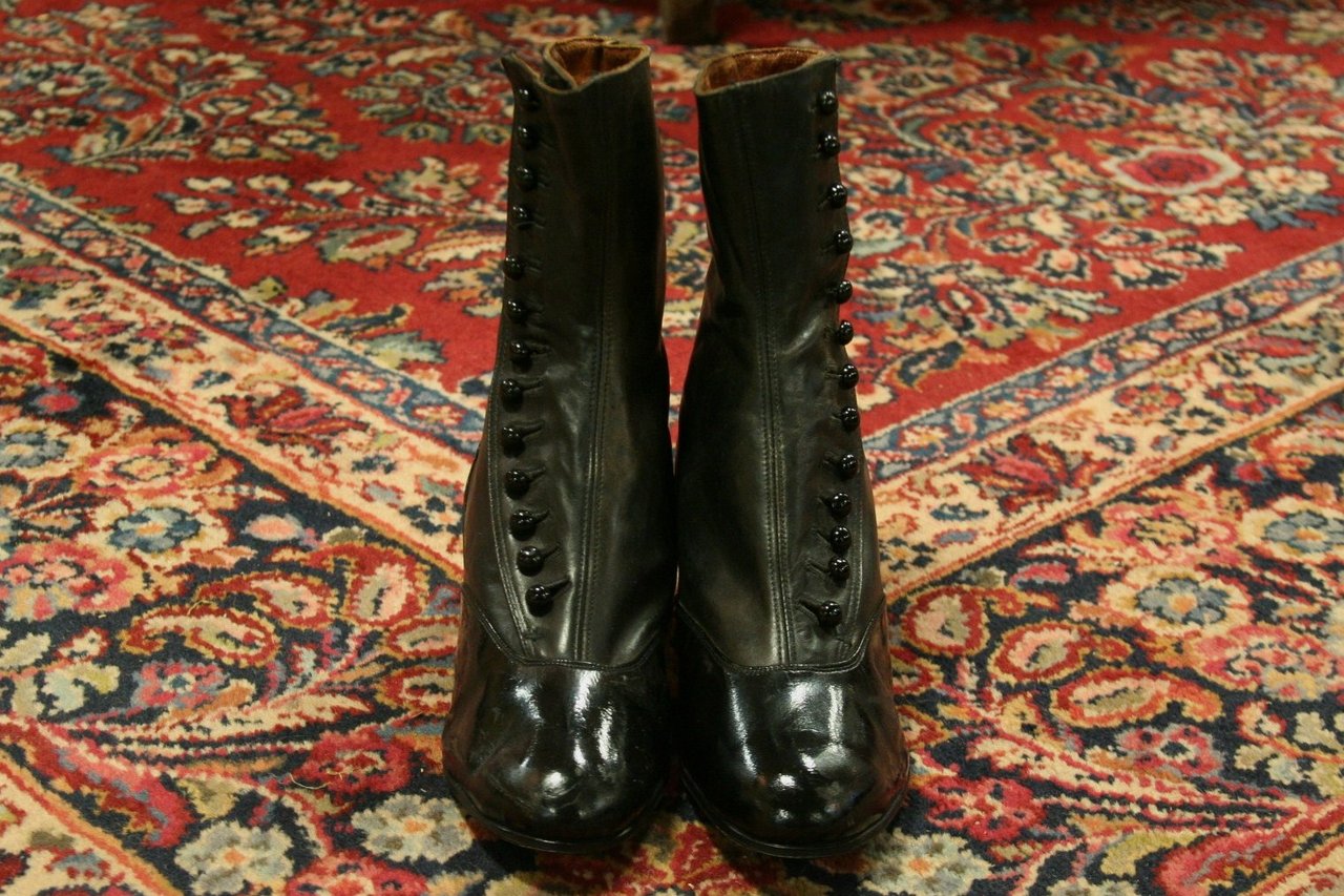 Lady's High Button Patent Leather Shoes