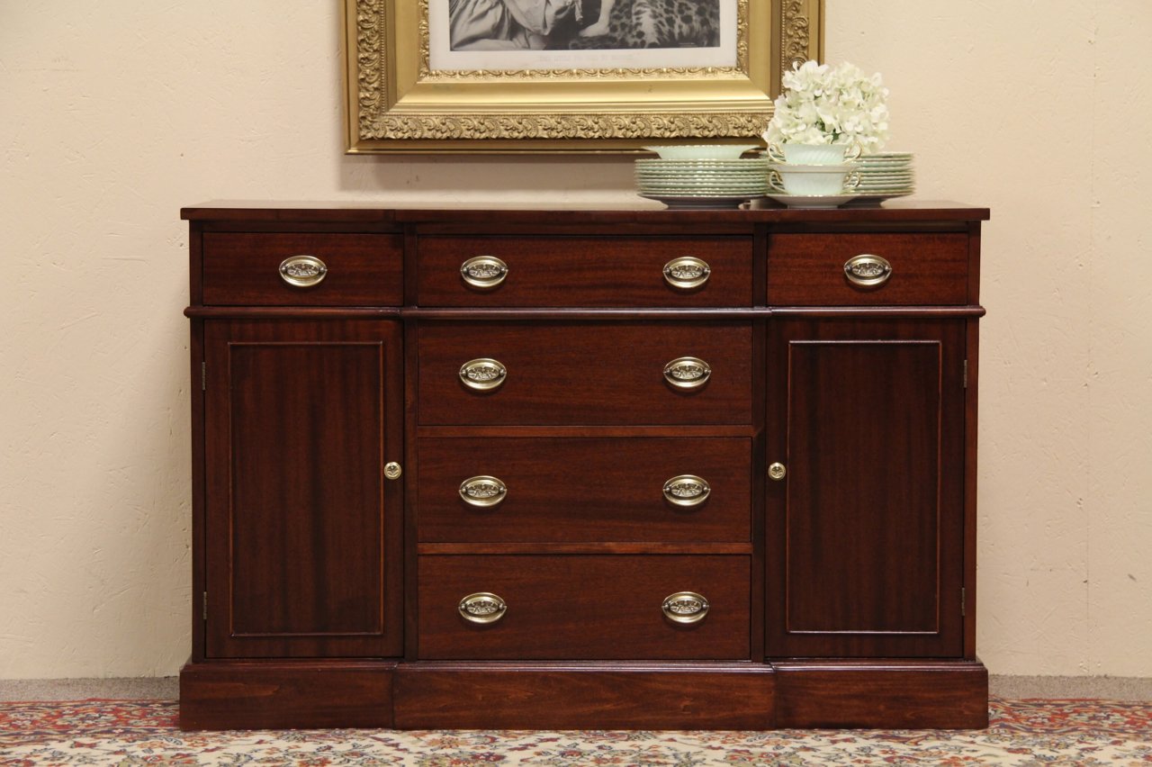 Traditional Mahogany Sideboard Buffet