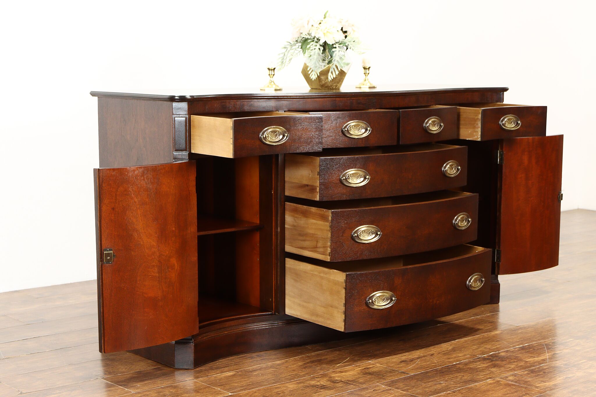 Henredon on sale buffet cabinet