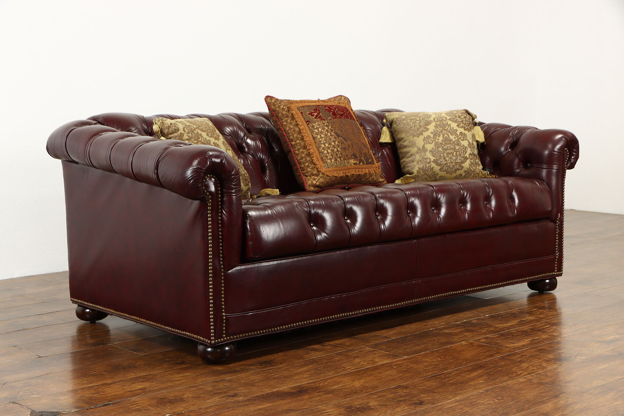 Beautiful view of Tufted Leather Minimalist Sleeper Sofa
