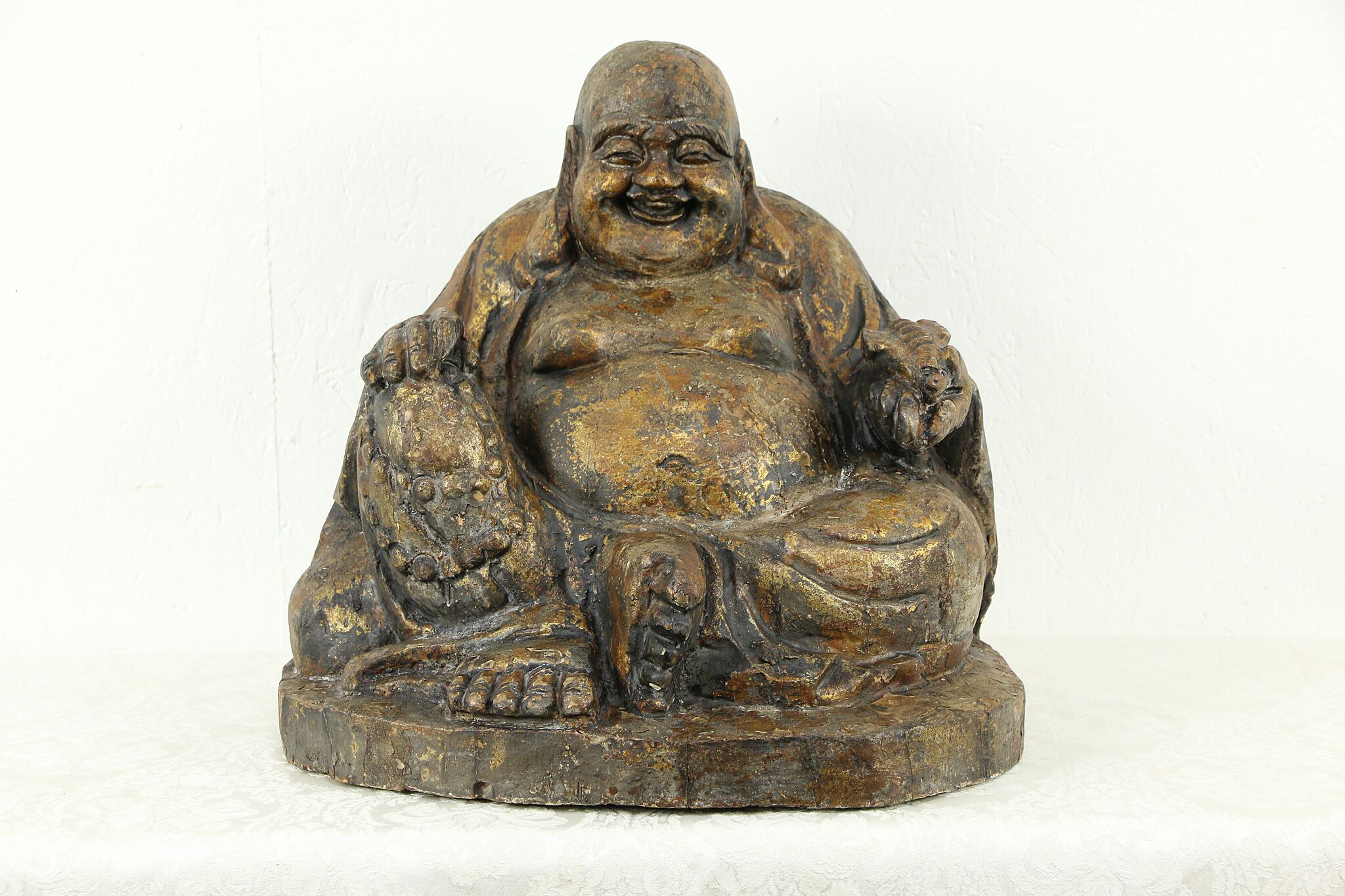 Sitting Buddha Hand Carved Chinese Sculpture, Old Painting
