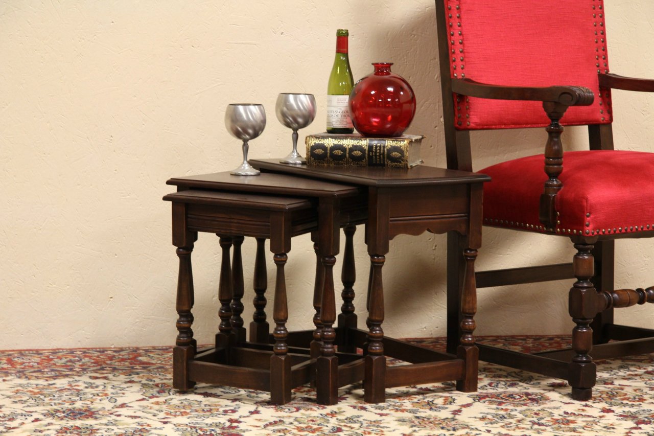 Set of 3 Tudor Oak Nesting Snack Tables