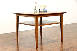 Midcentury Modern 1960 Vintage Teak Side, Lamp or Coffee Table #38494