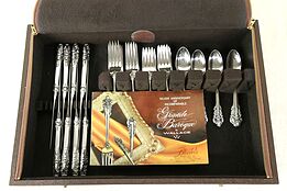 Grand Baroque Wallace 32 pc. Sterling Silver Set for 8 & Chest  #30263