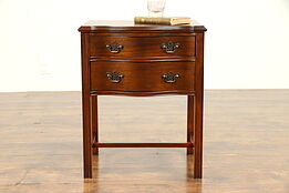 Traditional Mahogany Vintage Nightstand, Lamp or End Table #31205