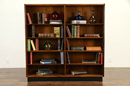 Midcentury Modern Danish Rosewood Vintage Bookcase, HU Hundevad #33067