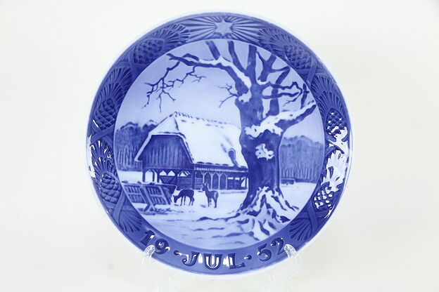 Royal Copenhagen Christmas Plate, Farm Field, 1952 #35973 photo