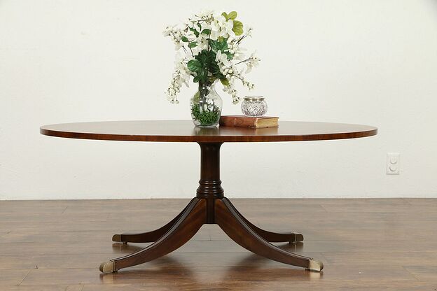 Traditional Oval Banded Mahogany Vintage Coffee Table, Ethan Allen #31532 photo