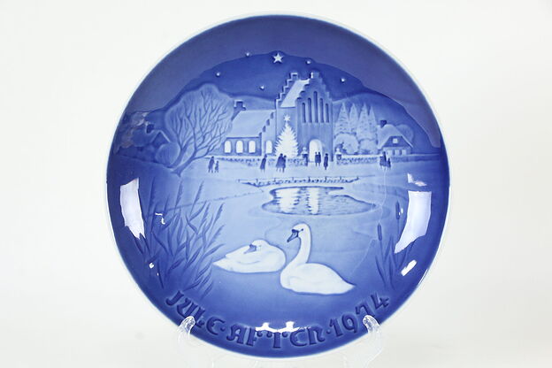 Bing and Grondahl Christmas Plate, Christmas in the Village, 1974 #35975 photo