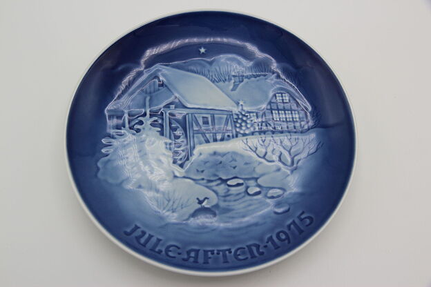 Bing and Grondahl Christmas Plate, Christmas at the Old Water-mill, 1975 #36579 photo