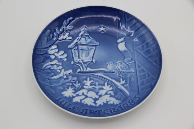 Bing and Grondahl Christmas Plate, Christmas in the Old Town, 1983 #36589 photo