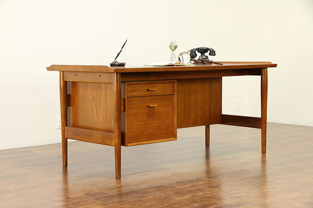 Teak Midcentury Modern Danish Desk, 1960 Vintage, Arne Vodder for Sibast #30380 photo
