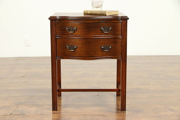 Traditional Mahogany Vintage Nightstand, Lamp or End Table #31205 photo