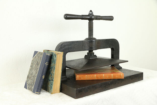 Cast Iron Antique 1890 Bookbinder Book Press #31001 photo