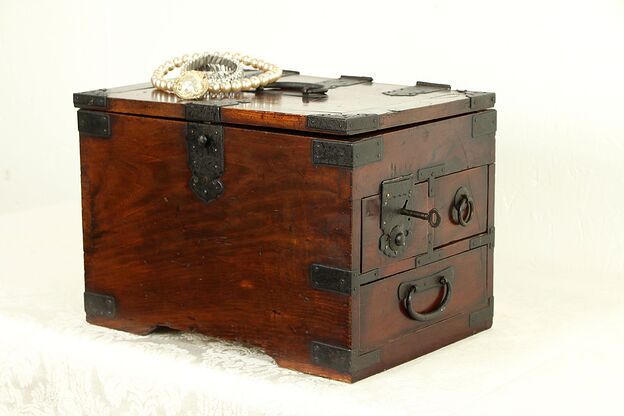 Chinese Antique 1900 Hand Carved Jewelry or Treasure Chest #32301 photo