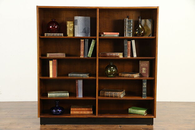 Midcentury Modern Danish Rosewood Vintage Bookcase, HU Hundevad  #33066 photo