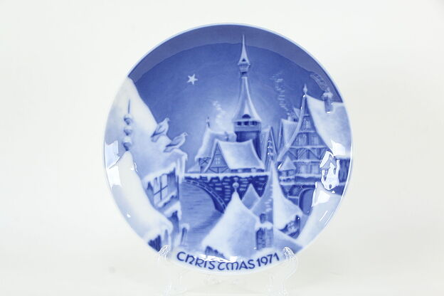 Royale Christmas Plate, Christmas Night In A Village, 1971 Germany #35970 photo