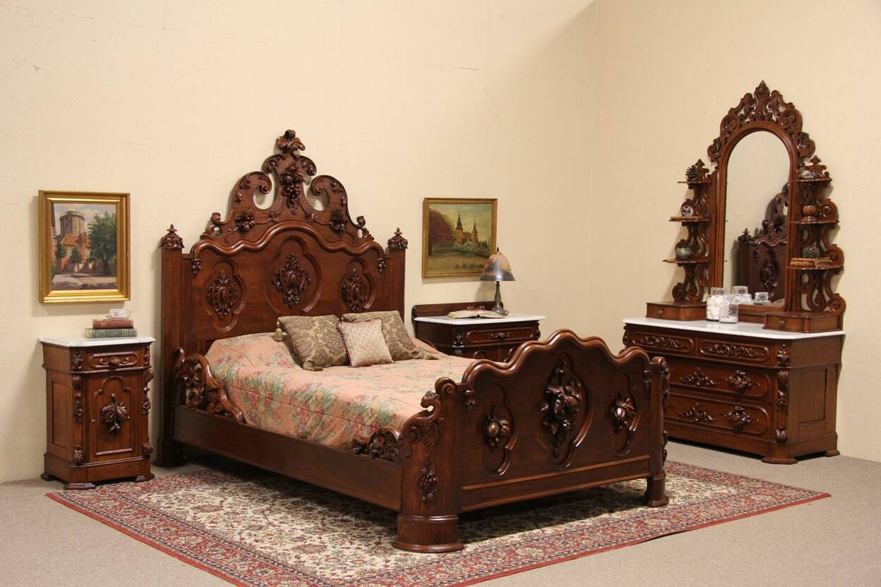 Victorian Carved Oak And Chestnut 1860 Queen Size 4 Pc Bedroom Set