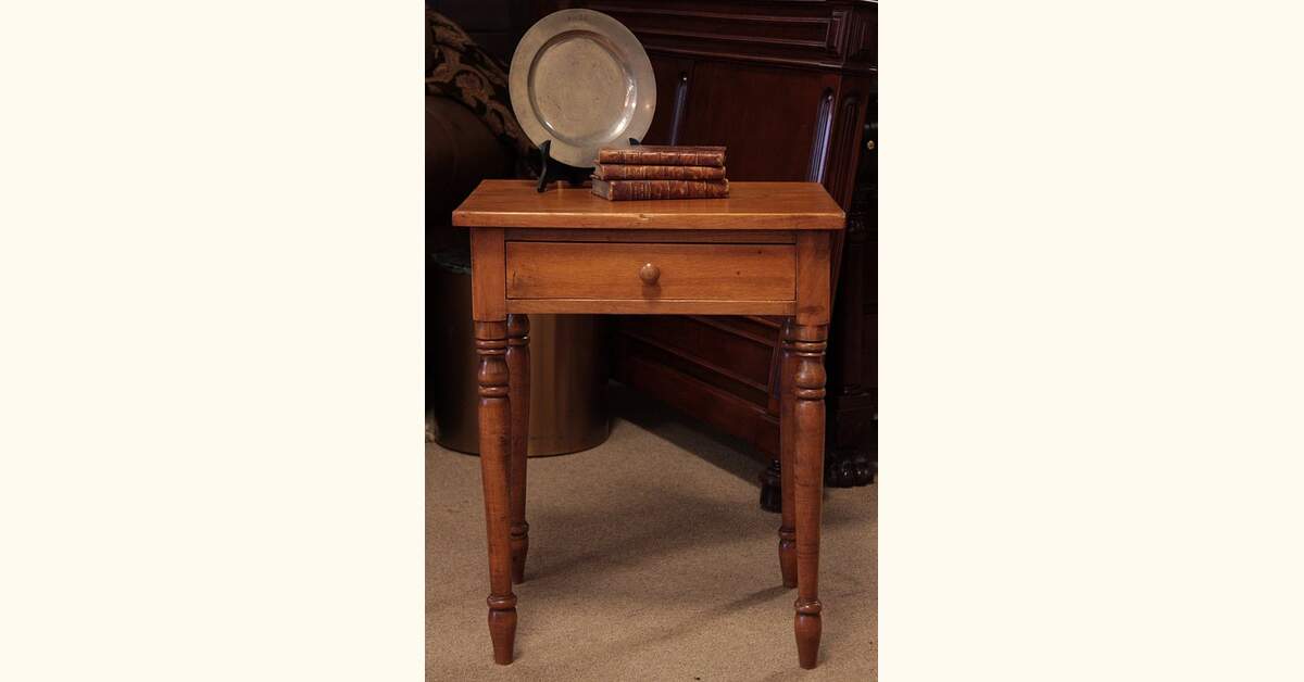 New England Antique Country Butternut 1840 Table