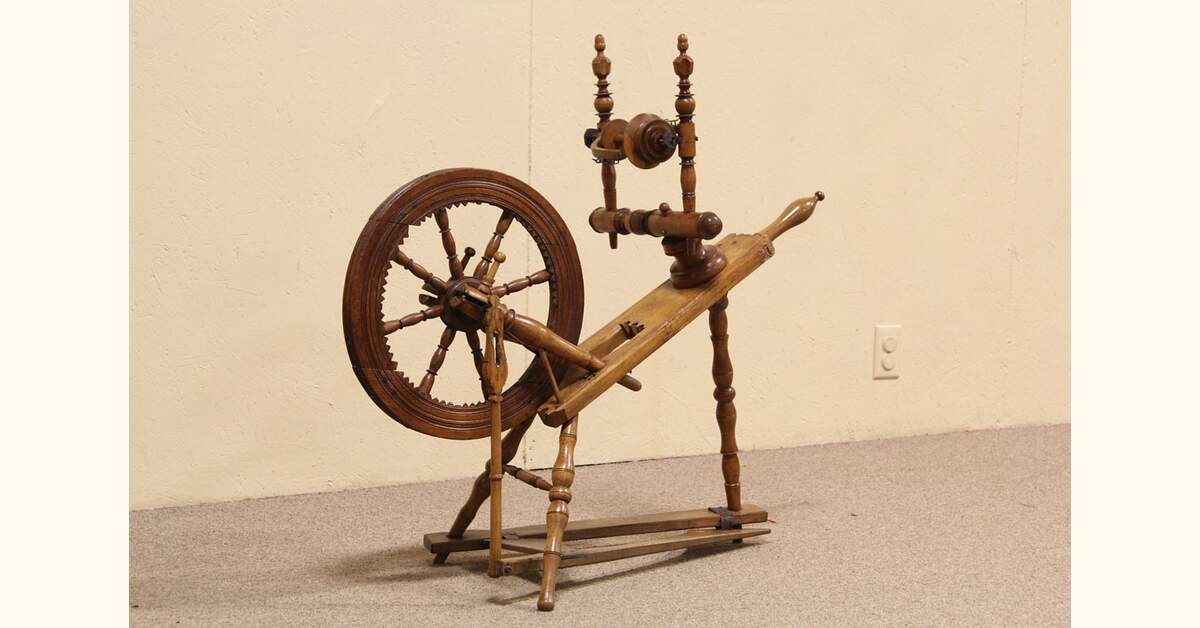 Spinning Wheel for Wool, 1860 Antique