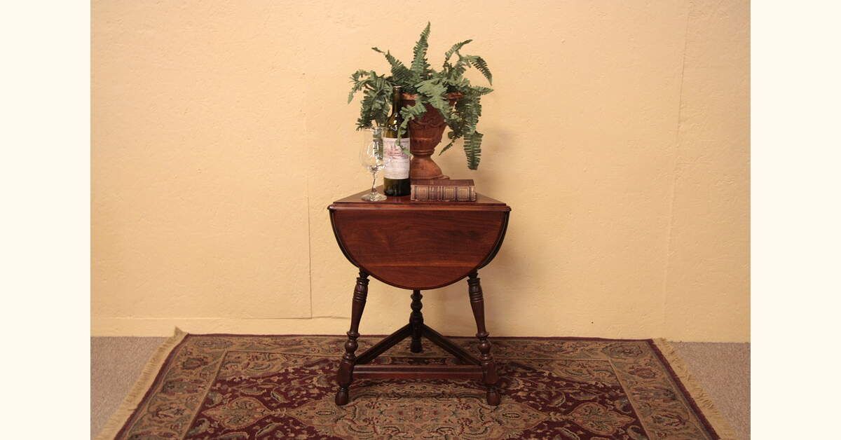 Cloverleaf Chairside or Coffee Table
