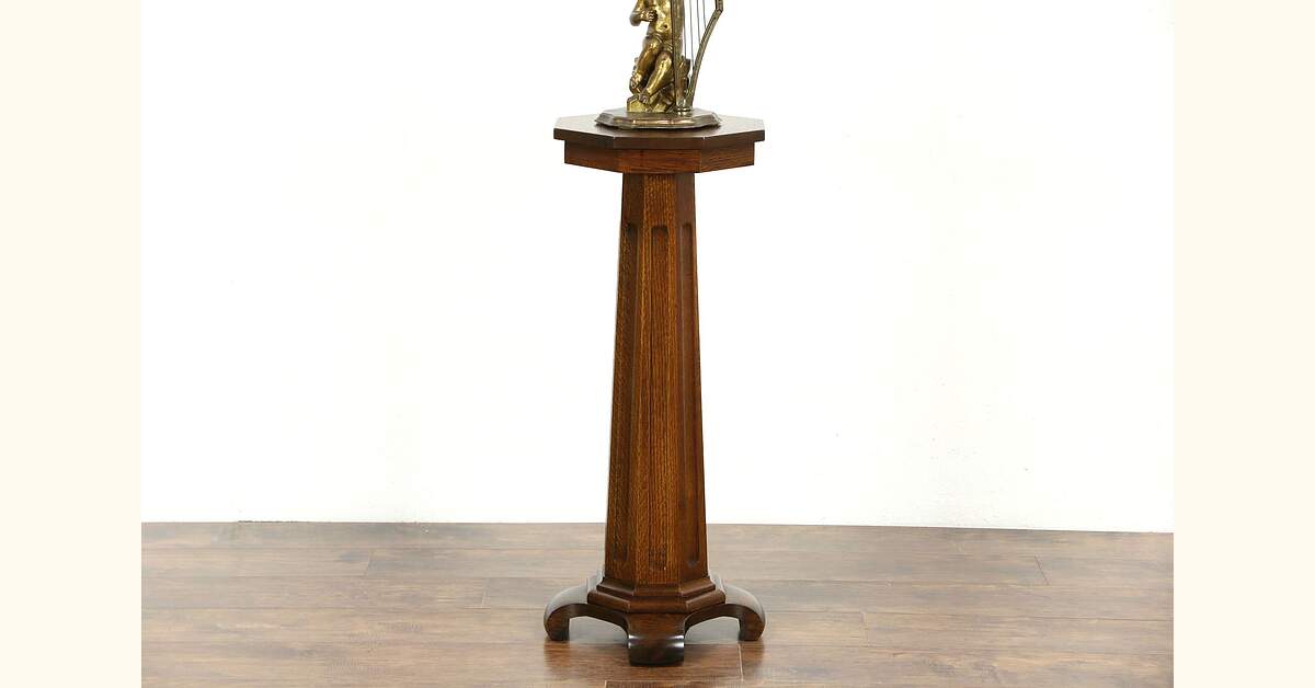 Oak Antique 1900 Sculpture Display Pedestal or Plant Stand