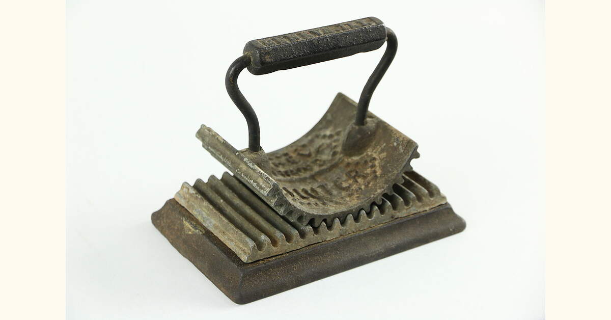 Geneva IL Fluter, Antique Iron Ruffle Maker or Press, Pat. 1866