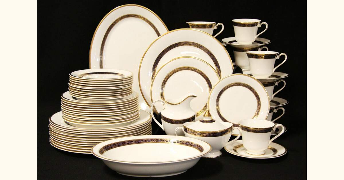 ロイヤルドルトン Harlow 食器セット china1436rd.jpg