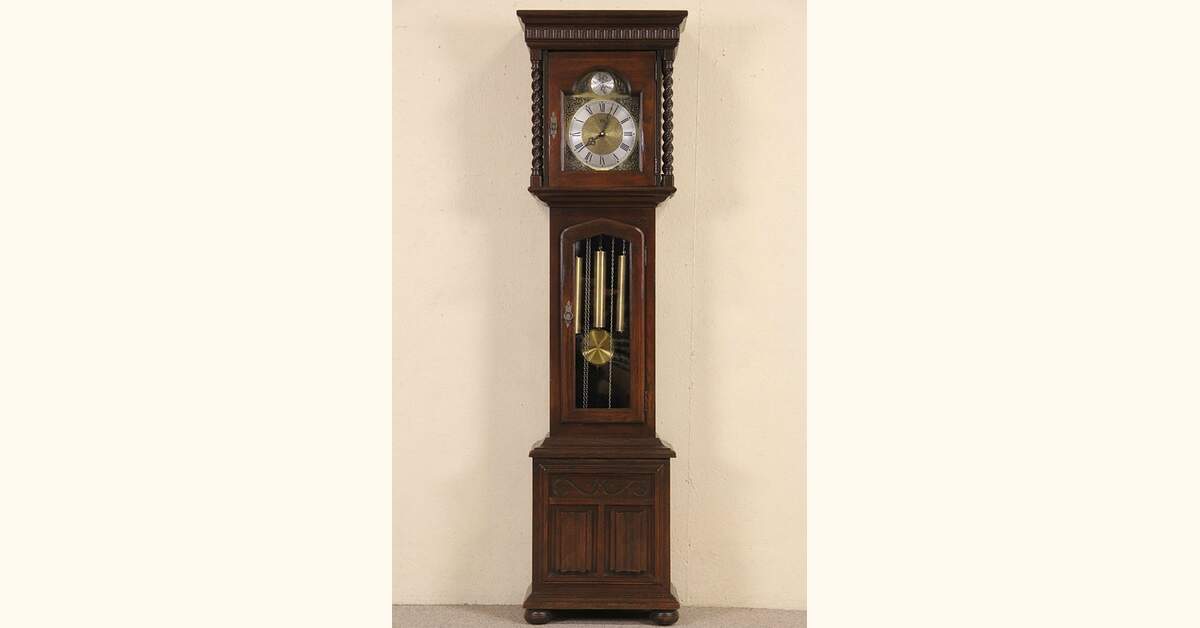 Ethan Allen Renaissance Style Oak Grandfather Vintage Tall Case Clock