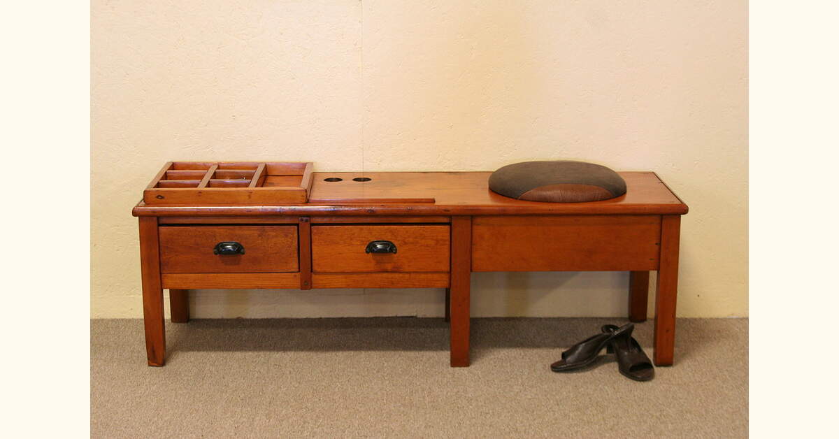 Cobbler or Shoemaker Country Pine Workbench