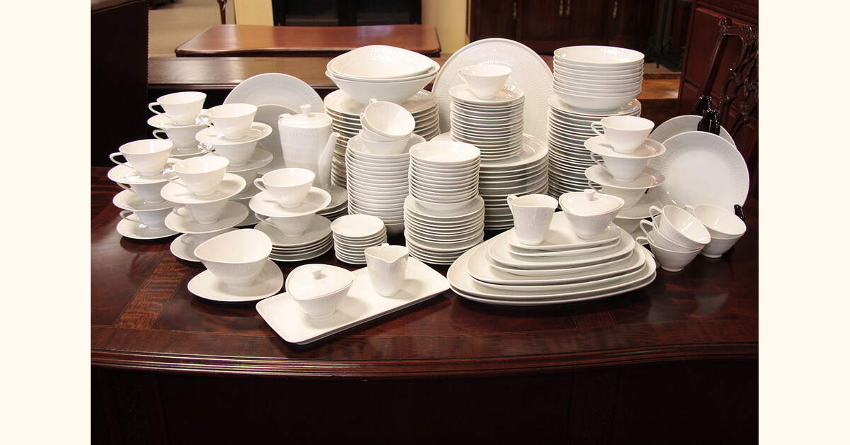 Banquet Set Hutschenreuther China, Apart Pattern