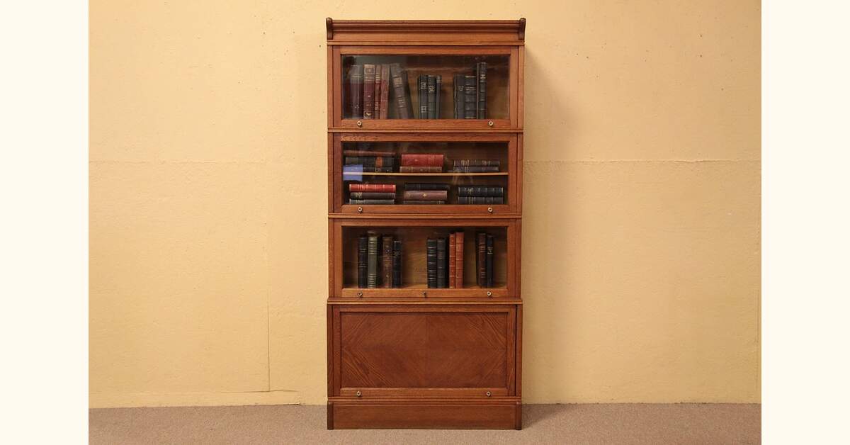 Oak Arts & Crafts 4 Stack Bookcase