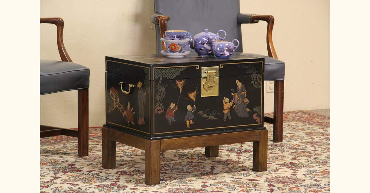 Drexel Chinese Hand Painted Lacquer Box & Stand, Coffee or