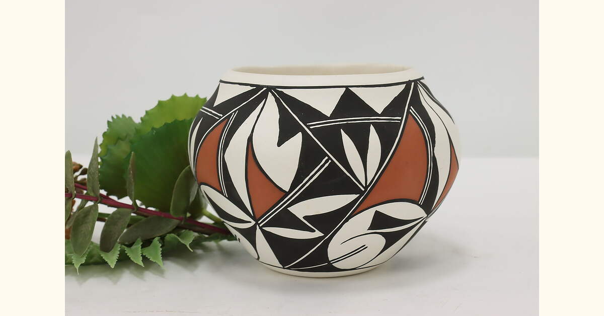 Acoma Pueblo Native American Vintage Pottery Vase, Patricio