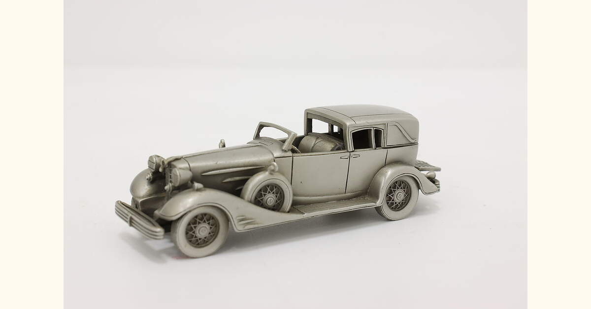 Danbury Mint Vintage Pewter 1933 V16 Cadillac Town Car Model
