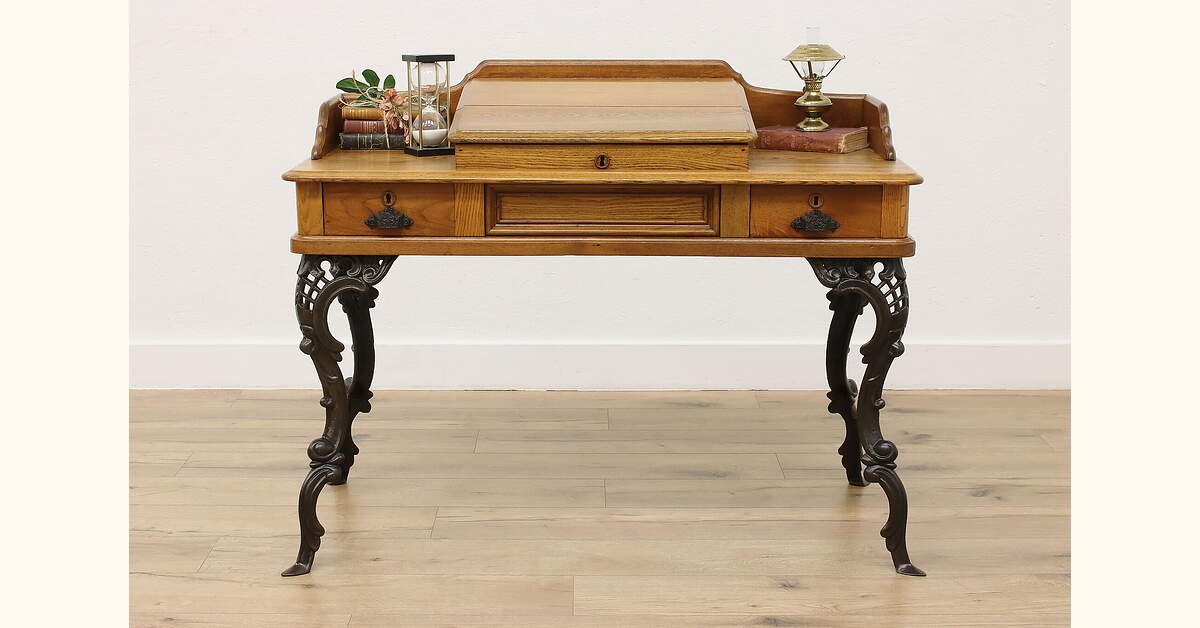 1930’ Vintage Vise Working Table イギリス製 Victorian Antique Ash & Walnut Teacher Desk, Cast Iron Legs